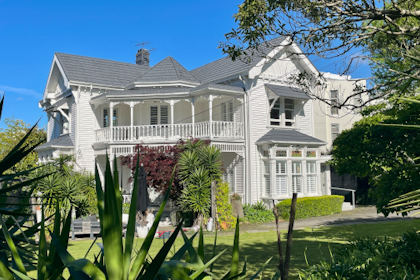Auckland 48
