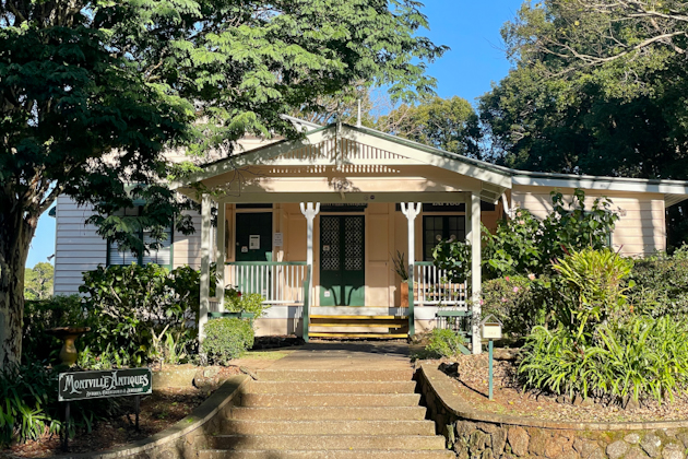 Typisch, traditionelles Haus in Montville, im Hinterland der Sunshine Coast, Queensland, Australien