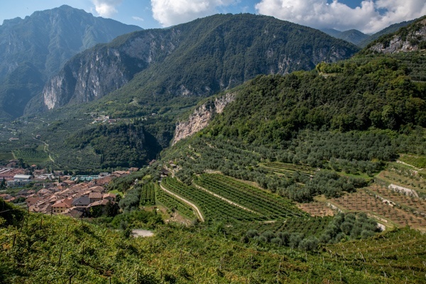Blick in die Landschaft auf dem Weg zum Lago die Tenno