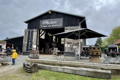 FF18A926 F4C4 4CFF 8623 12FFC99D9317