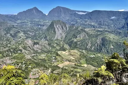 F7AD5635 39ED 47AA AB24 BF5FFA2D3B24