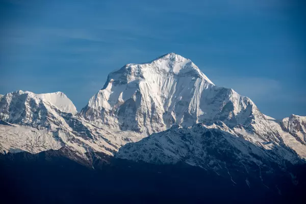 Blick von Poonhill beim Sonnenaufgang auf das Annapurna Massiv