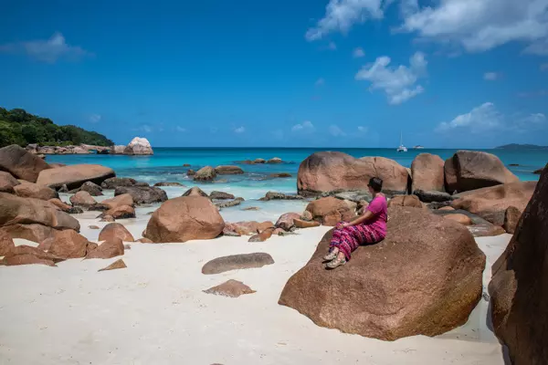 Am Strand Anse Lazio auf Praslin, Seychellen