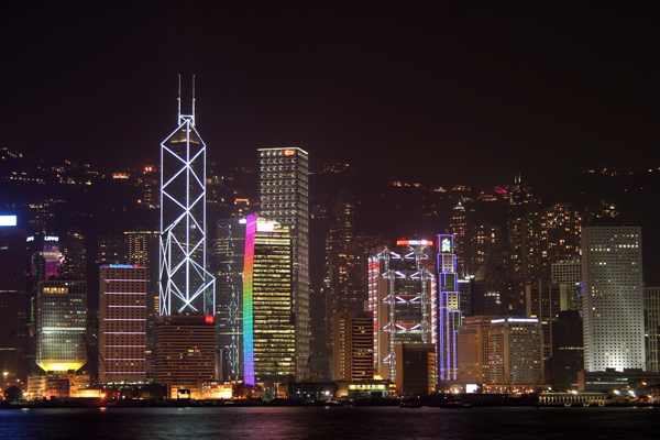 Skyline von Hongkong mit Lichtershow Symphony of Lights, China