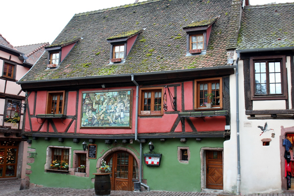 Ob Riquewihr, Ribeauvillé oder Colmar, die Dörfer und Städte im Elsass sind einmalig schön. 