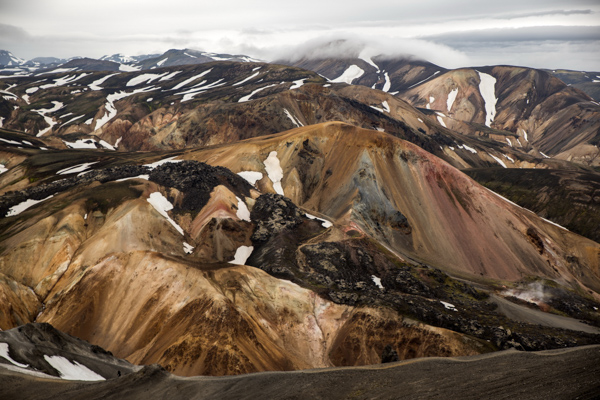 Wanderung durch Landmannalaugar, die geothermische Oase mitten im Hochland Islands